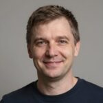 Портрет Алексея Волкова, эксперта компании ДиВи Диджитал по подбору профессиональной аудио- и видеотехники